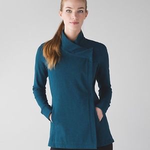 Lululemon size 6 coastal wrap EUC